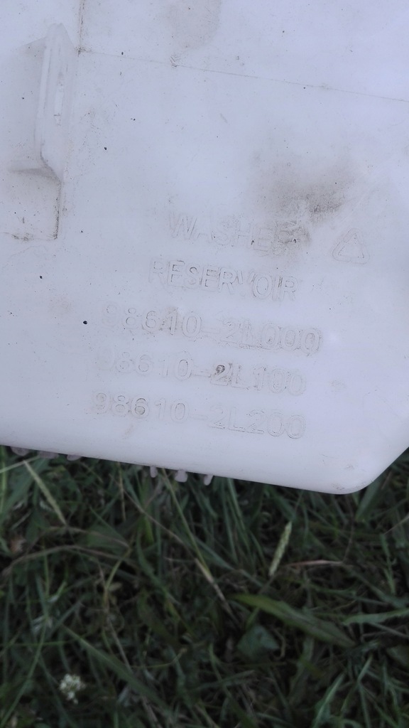 фото №7, Hyundai i30 09-12 бак омивач 98610-2l200