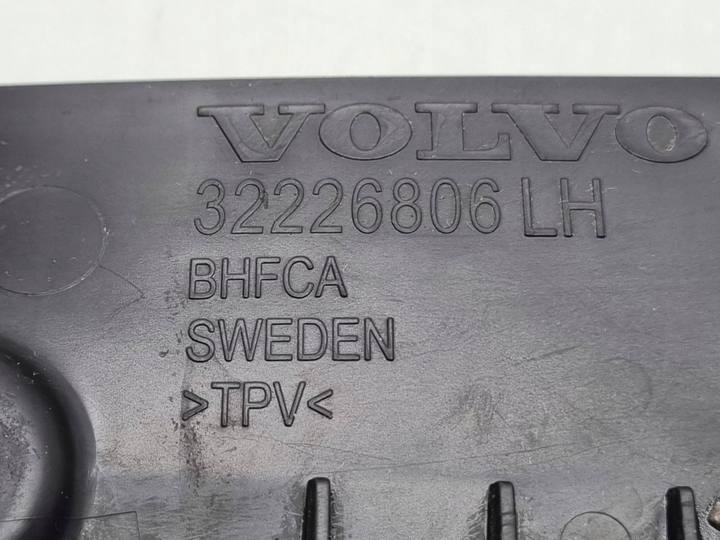 фото №5, Volvo xc40 2021 перед сторона левая брызговики передние