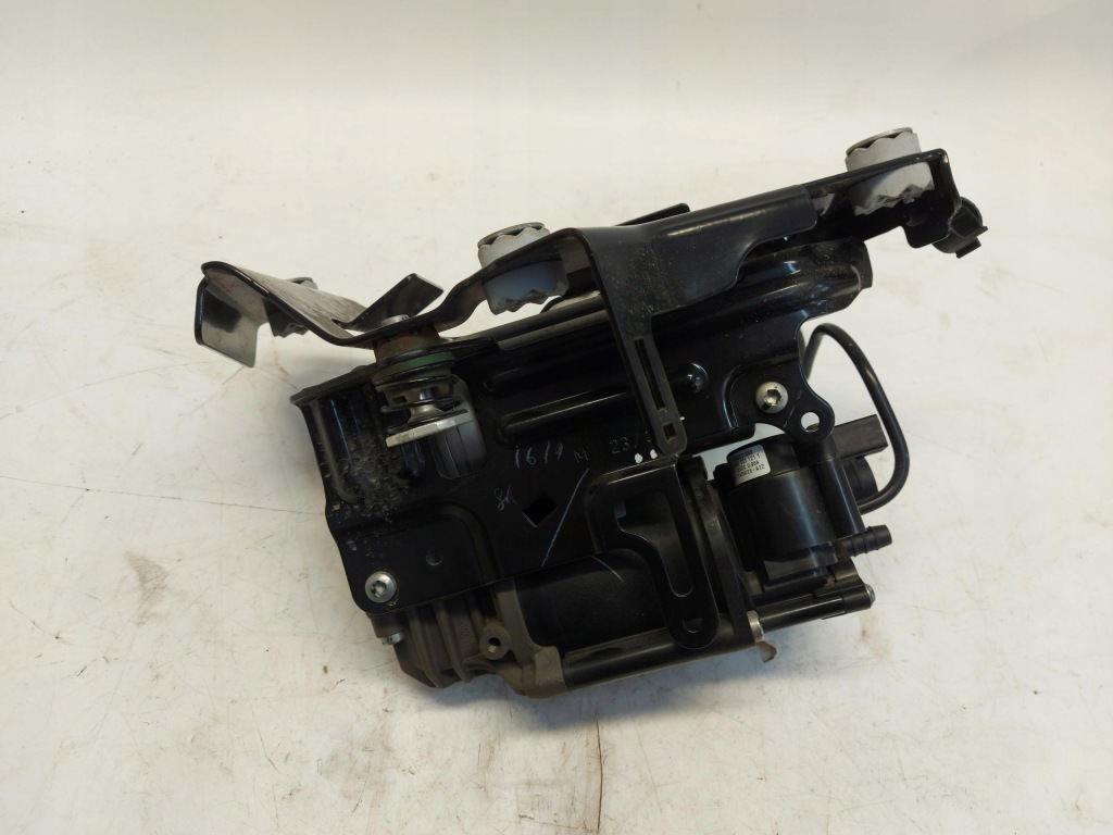 Bmw 5 g60 насос компрессор подвеска пневматический 6894904 с Разборки