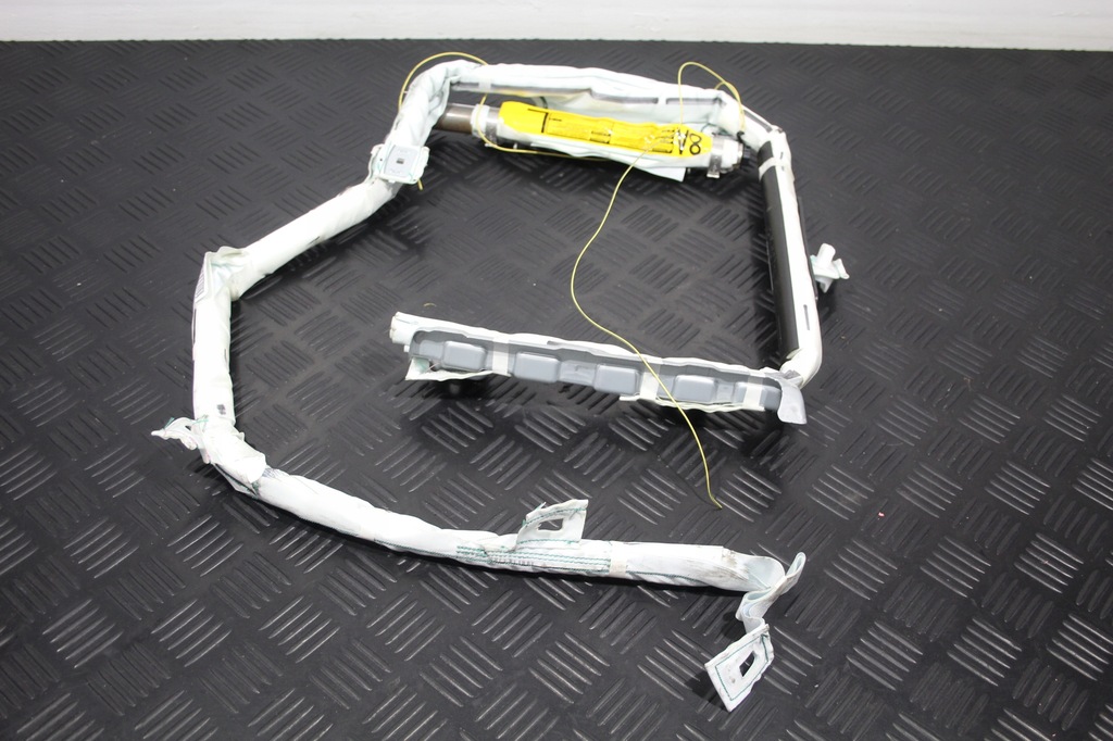 фото №1, Шторка безопасности левая lexus ct200h