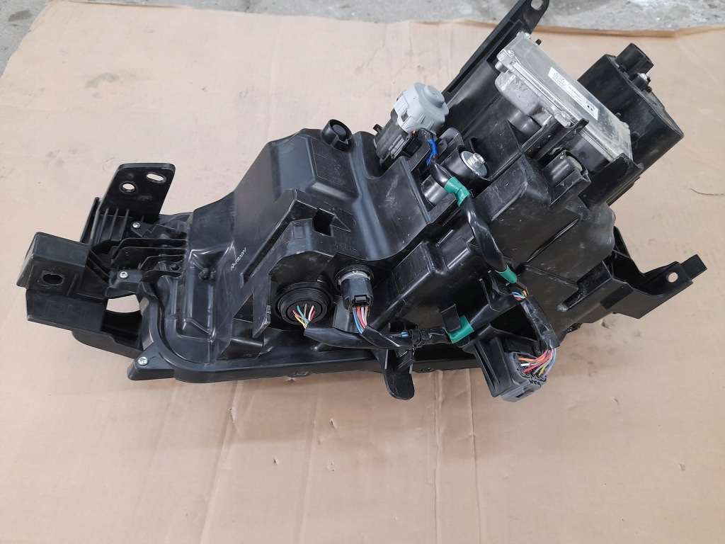 Фара правый  mazda cx30 cx-30 в Украине