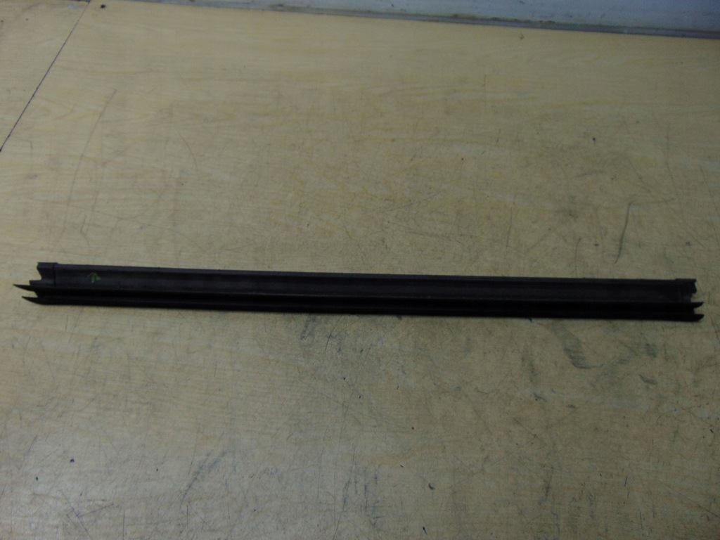 фото №7, Молдинг ущільнювач двері правий перед peugeot 2008