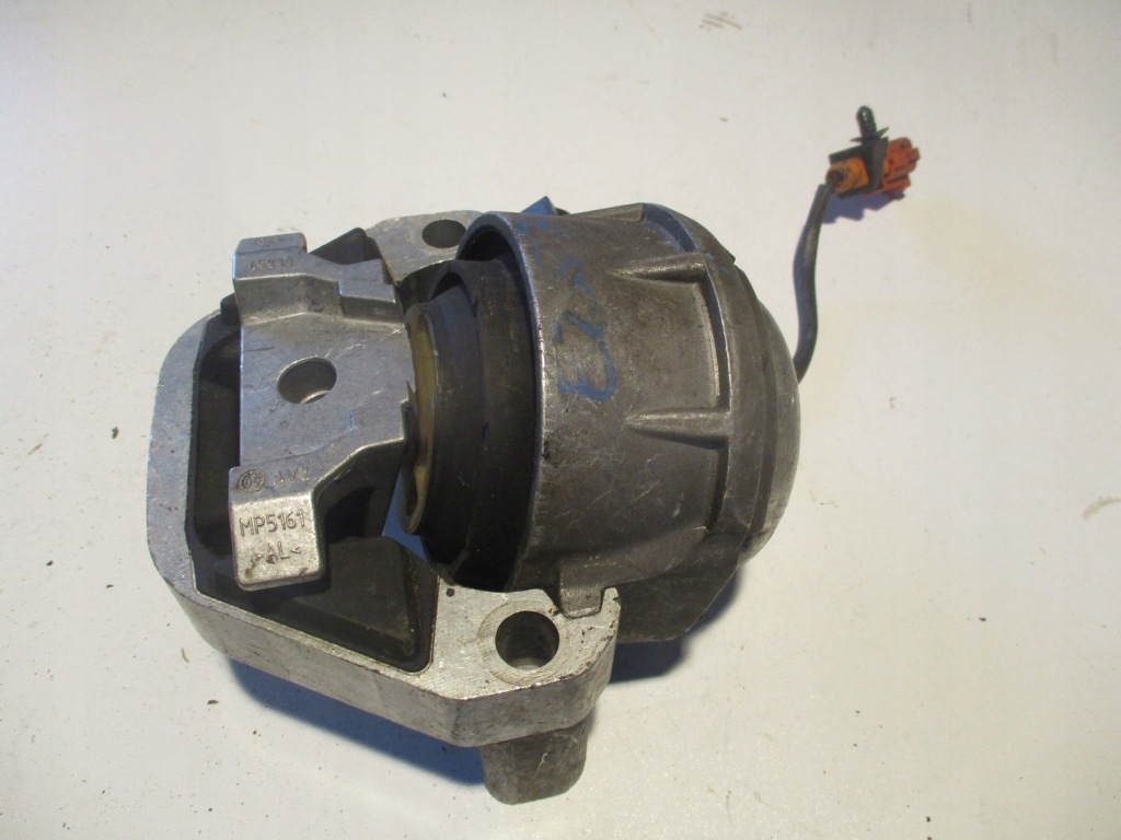 фото №1, Кронштейн кронштейн подушка двигуна 4g0199391eg