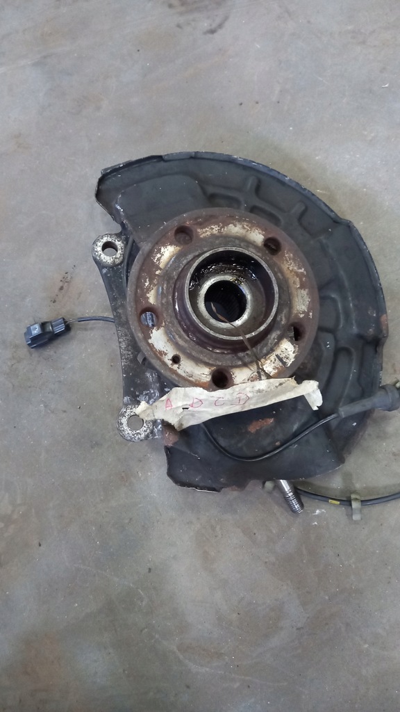 фото №1, Поворотний кулак ліва перед volvo s60 v70