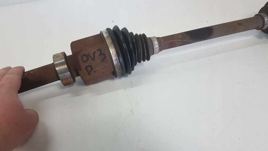 Trafic 3 vivaro b 1.6 dci привідний вал правий довга в Україні