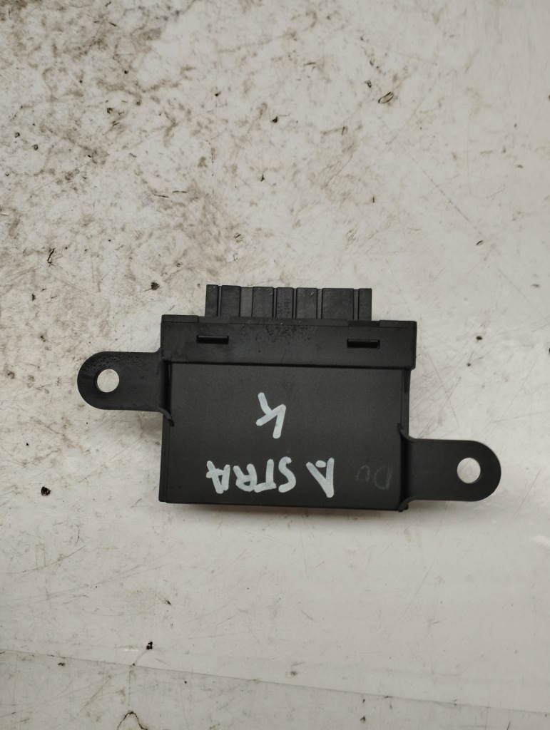 Opel astra k v 5 модуль блок керування pdc 39014008 Зі Шроту