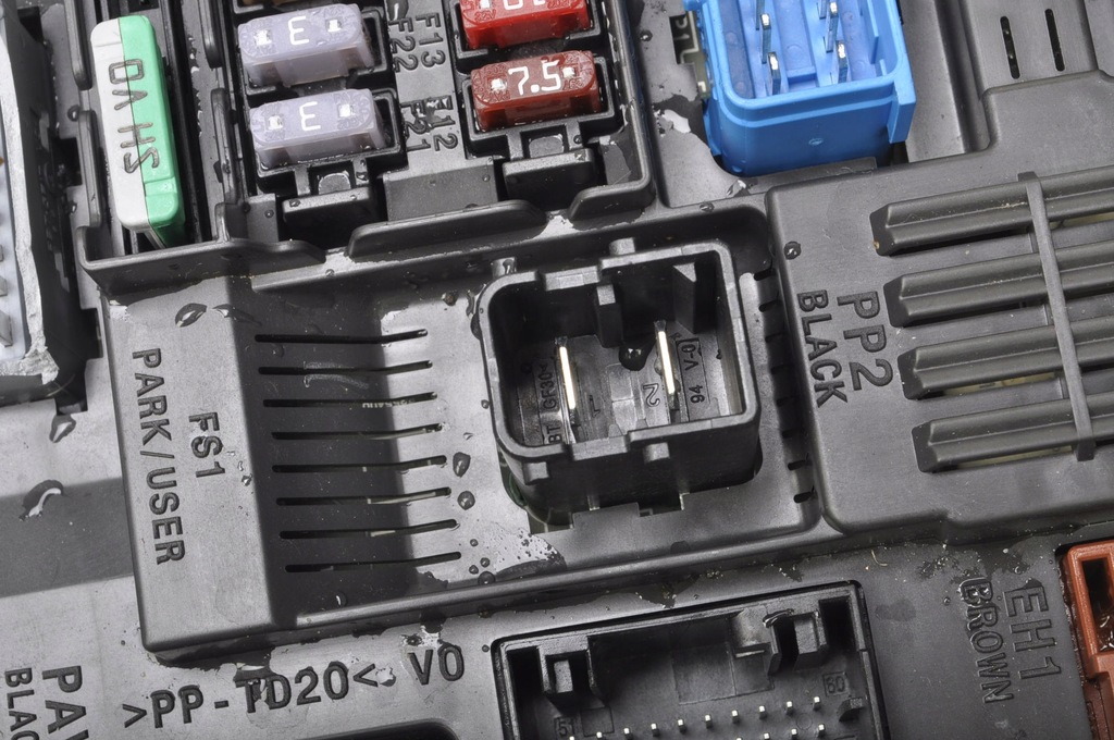 фото №9, Peugeot 5008 ii коробка предохранителей 9846483480