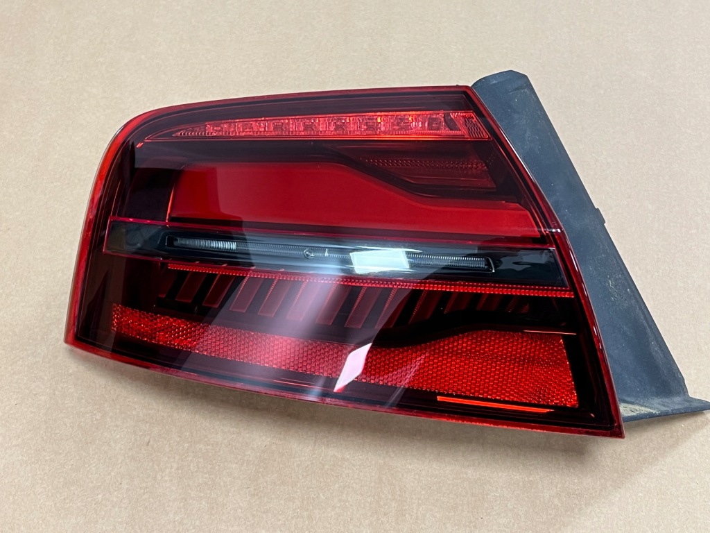 фото №1, Audi s8 a8 d4 лампа задня matrix 4h0945095n lift