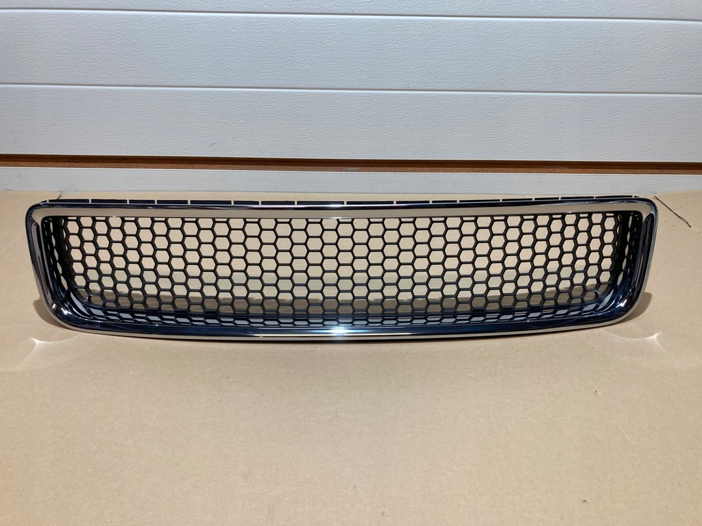 фото №1, Решітка бампера vw touareg 7l