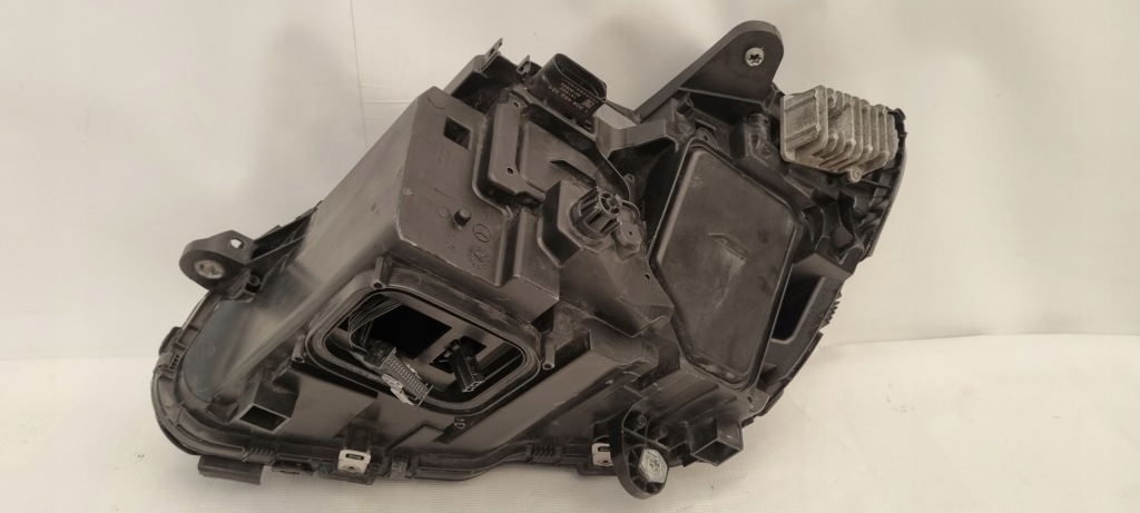 фото №7, C-klasa 205 full led performance лампа перед права