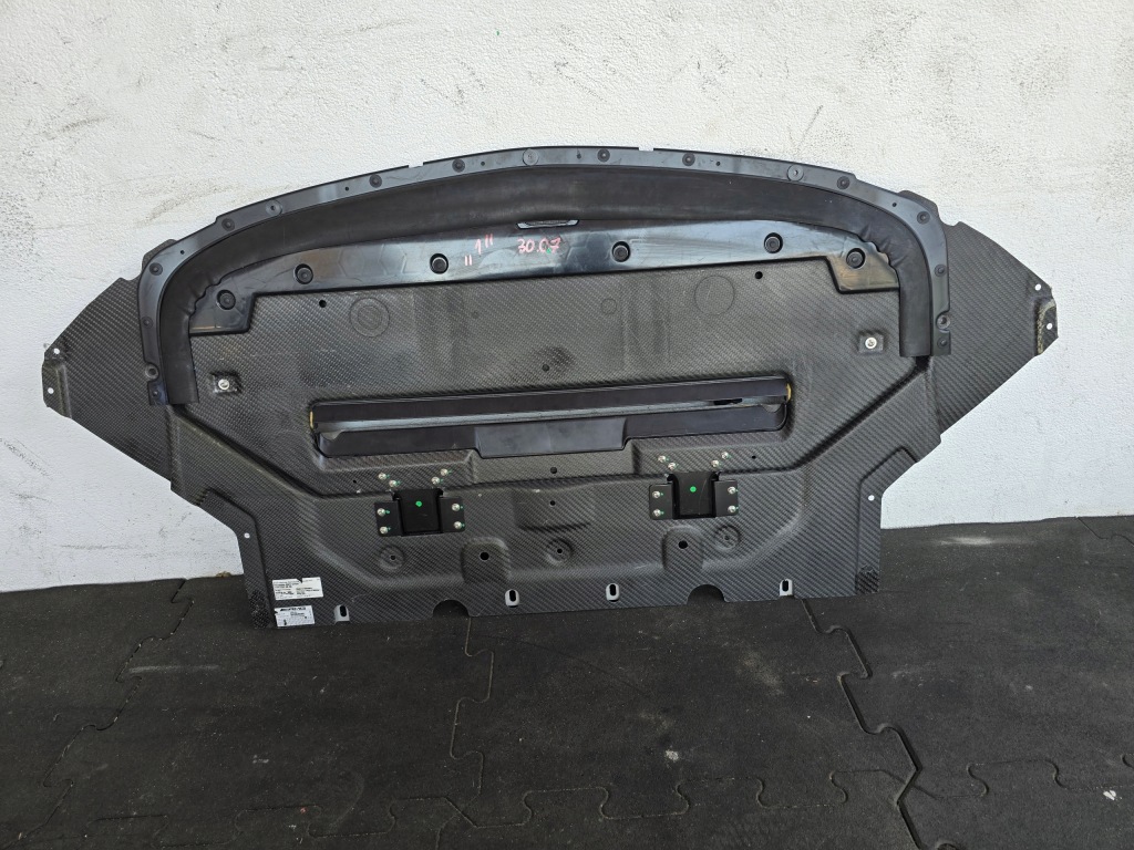 фото №1, Пол двигателя защита карбон карбон mercedes gtr gt r w190 amg a1905200600