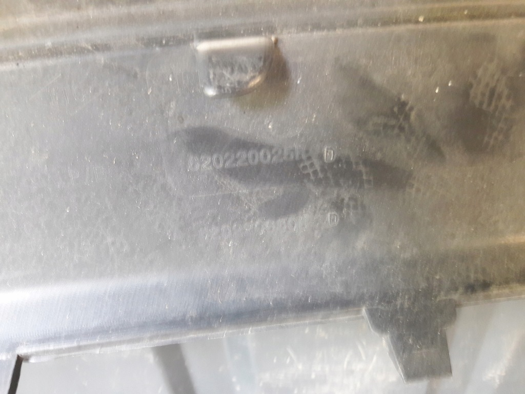 фото №15, 620220025r бампер передній dacia duster зелений