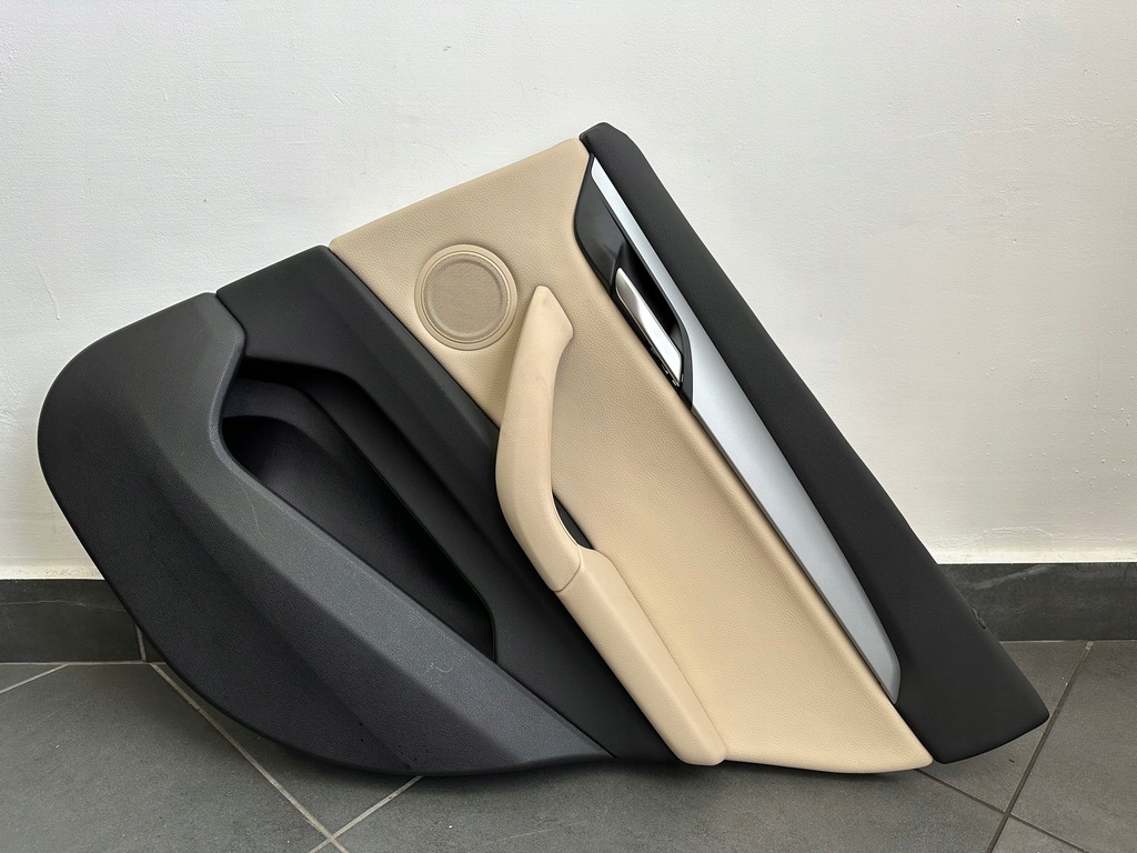 фото №1, Bmw x1 f48 оббивка обшивка двері правий задня