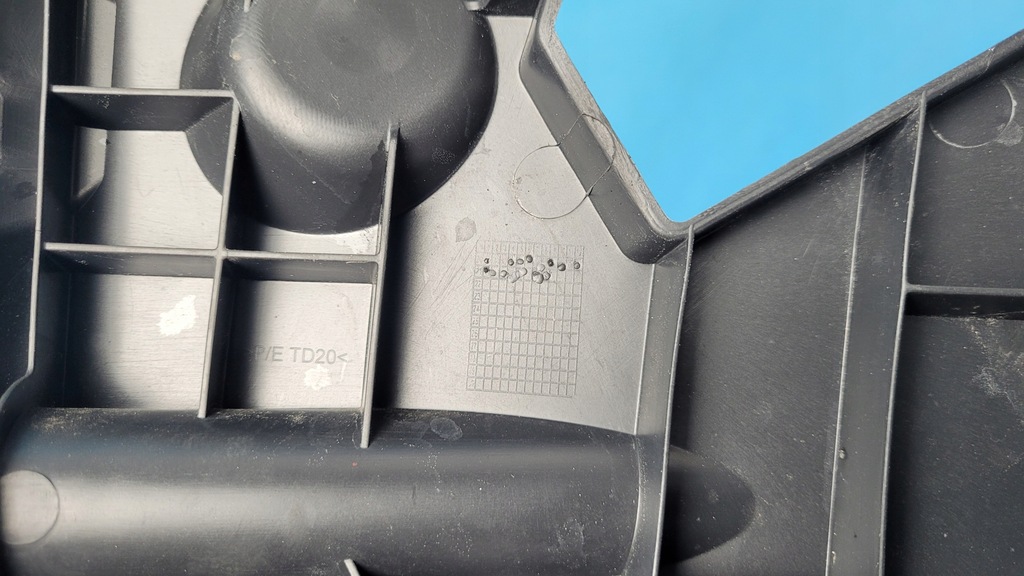 фото №13, Peugeot 308 iii p5 1.5d 21r направляющая бампера правый задняя 9835421980