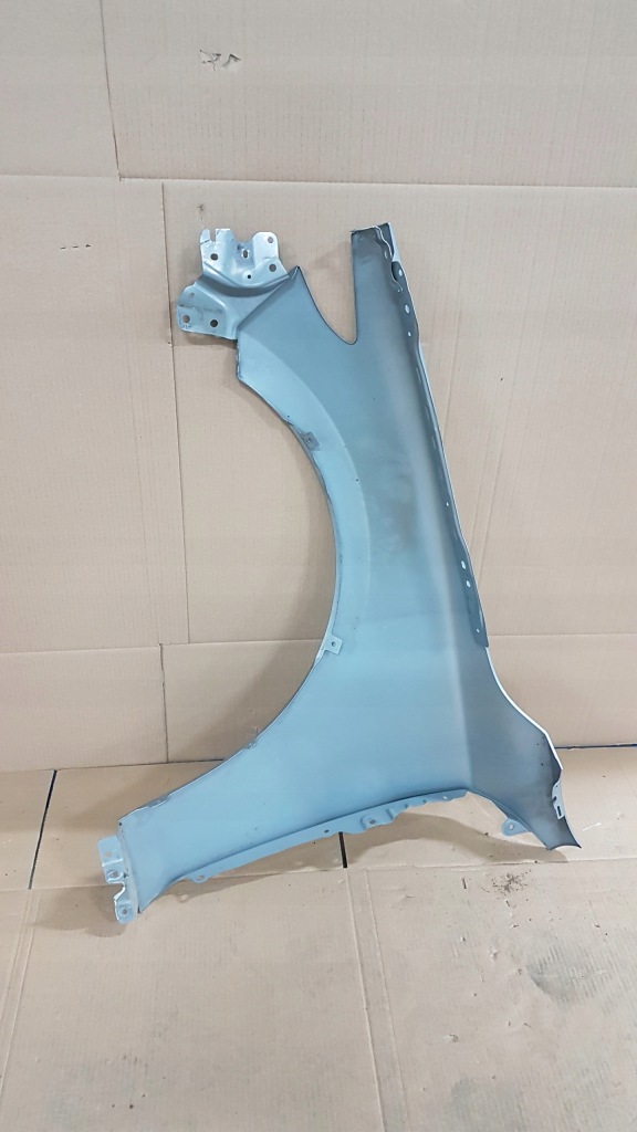 Купити Крило перед правий mazda 3 bp 19-