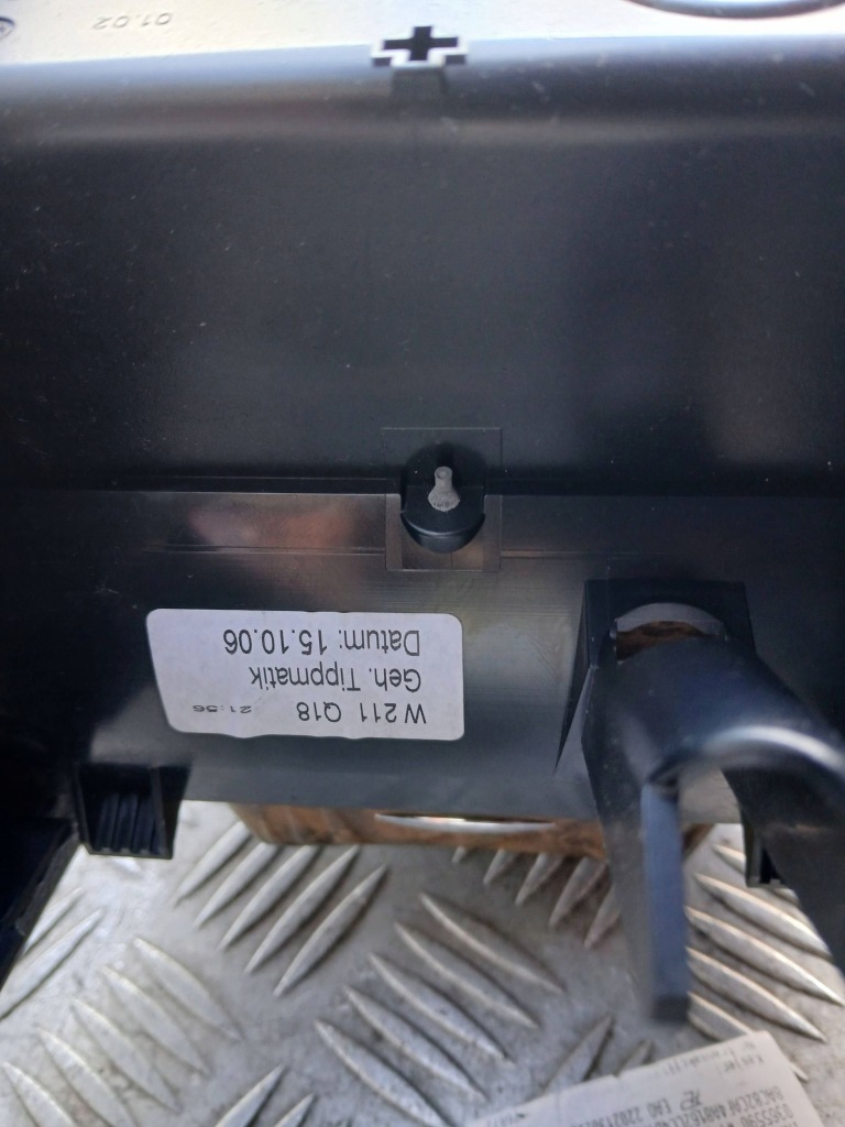 Купить Подлокотник туннель средний mercedes e w211 drewno avantgarde