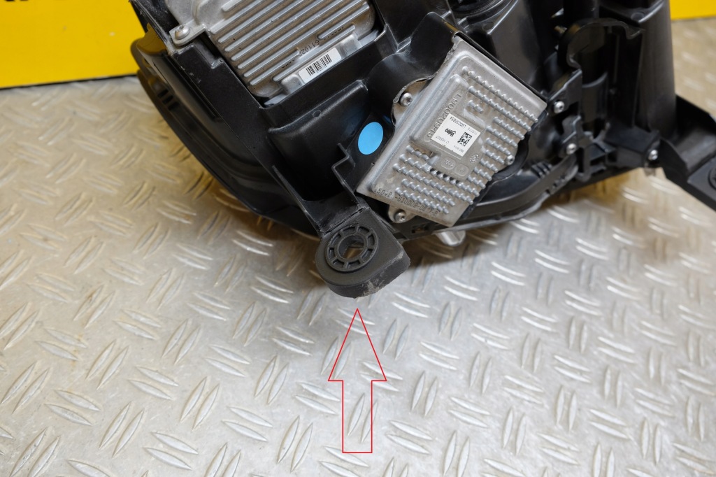 Jeep grand cherokee 2014- фара фара ксенон led ліва америка Зі Шроту