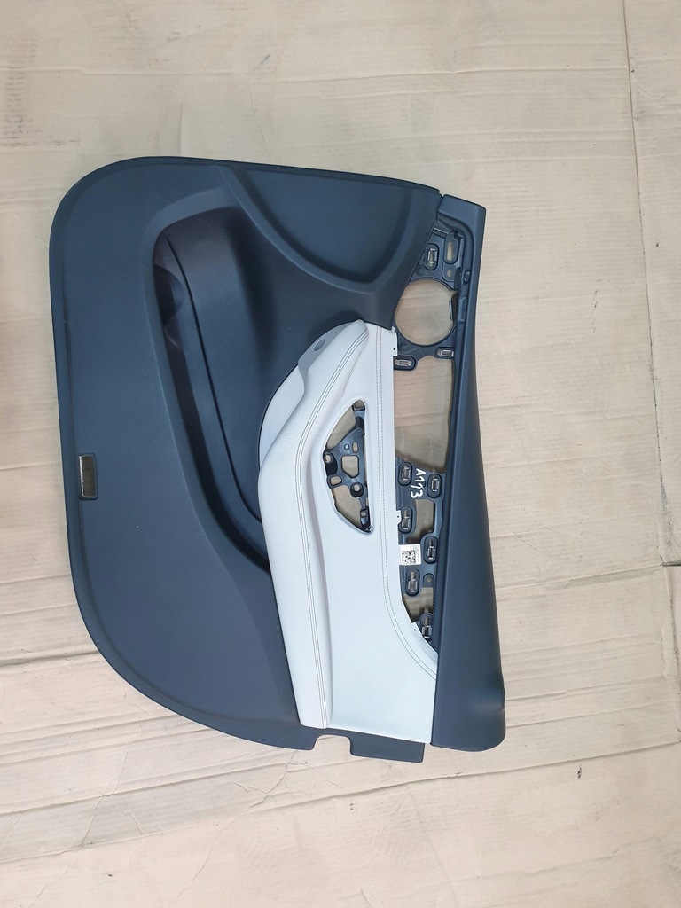 фото №1, Mercedes w205 14- обшивка двері правий перед