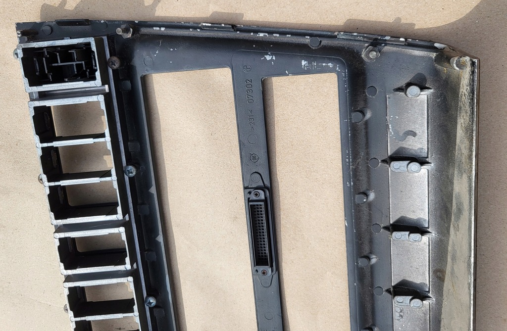 фото №14, Рамка консолі центральної панель приладів радіо dekor drewno audi a8 d2 4d0820325 оригінальний номер