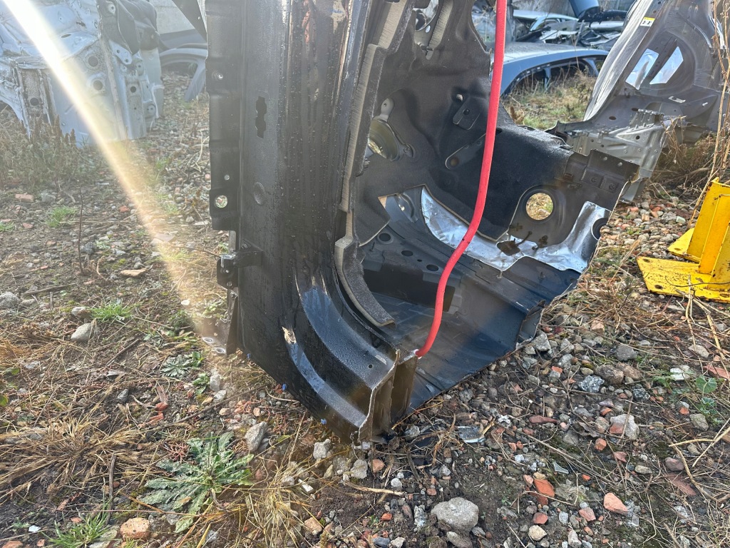 фото №2, Audi q7 4m четверть левая перед порог 4m0