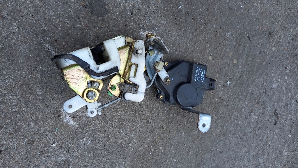 фото №1, Замок дверь правый задняя mitsubishi galant viii 00r