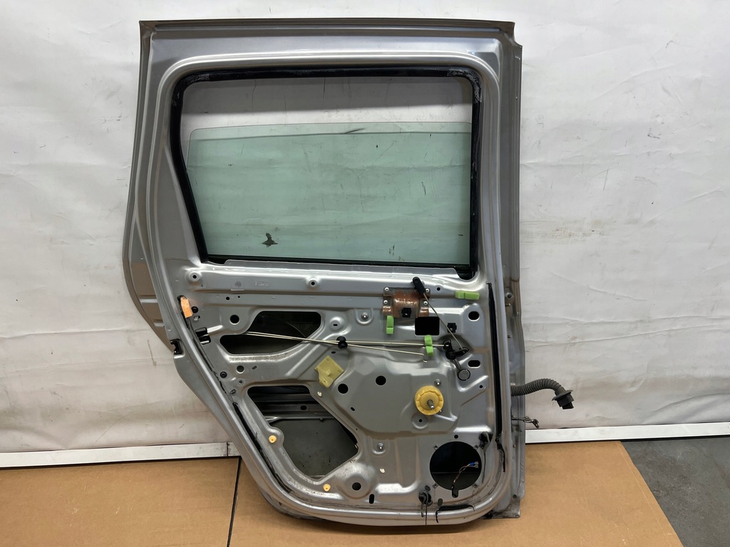 фото №6, Dacia duster i двері лівий задня ліва задні повний