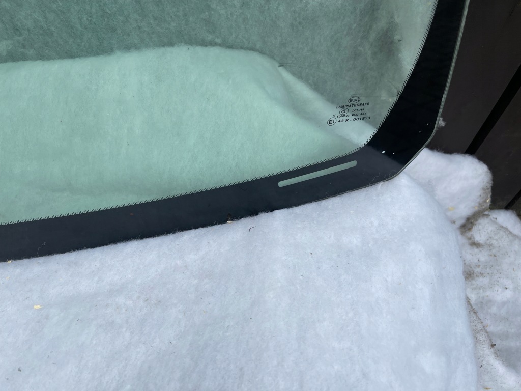 Скло передня toyota landcruiser j200 po 2008- Доставка