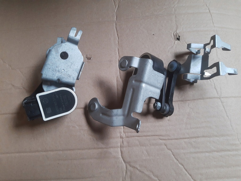 фото №1, Mercedes e w213 glc датчик вирівнювання перед+ задня