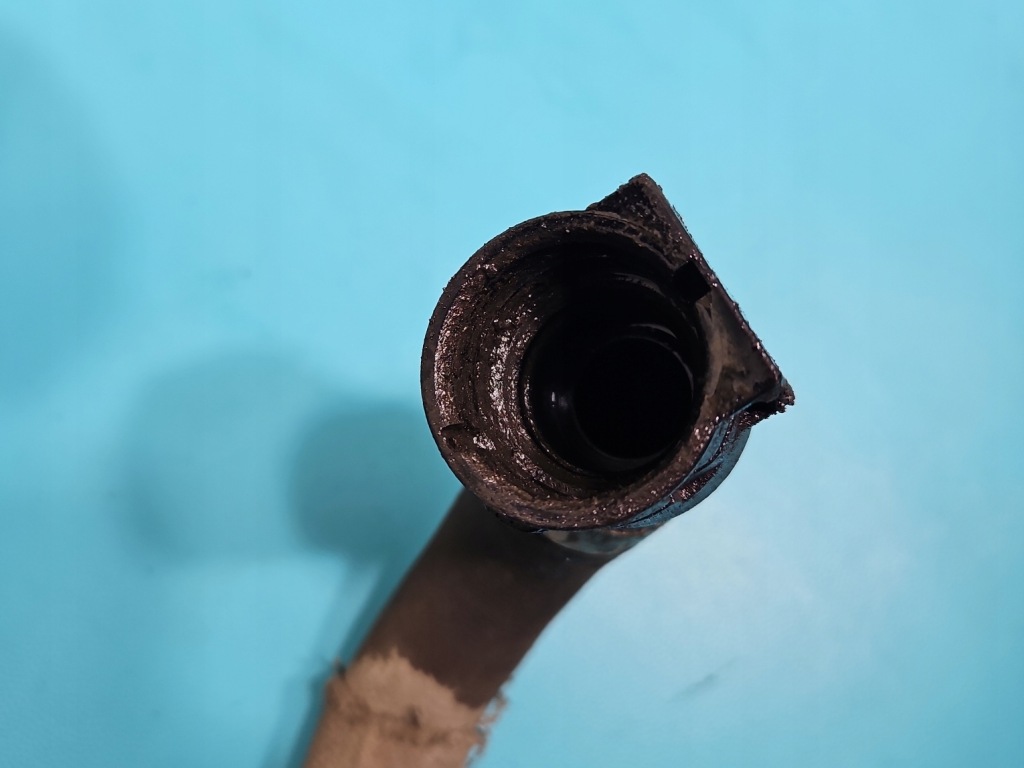 Шланг пабтрубок  трубка воды bmw ix3 g08 8743375 электрический 286km Оригинал