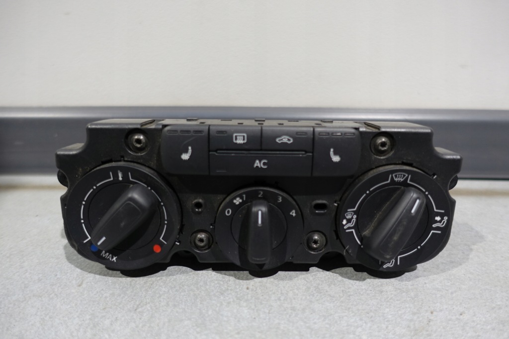 фото №1, Vw beetle 5c панель обдув кондиционера