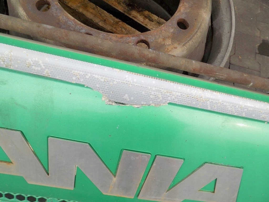 Scania 124l 03r капот решітка  решітка радіатора Зі Шроту