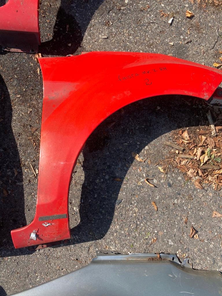 фото №1, Ford fiesta mk7 крила передній правий