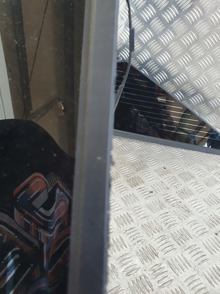 фото №14, Citroen c5 x 21-23 стекло кузовная левая