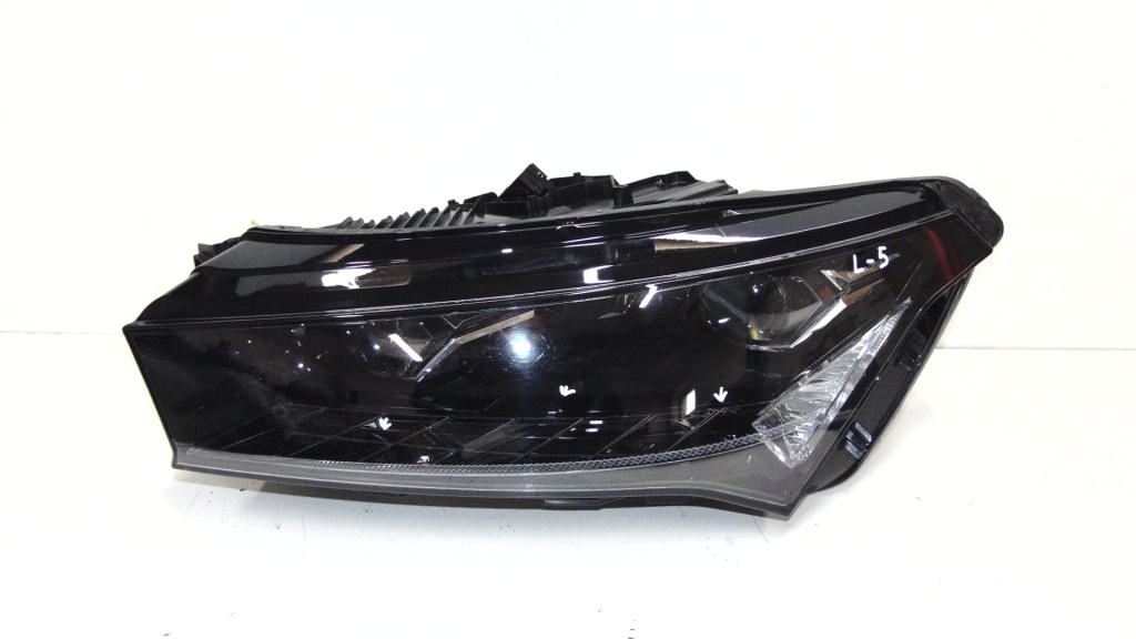 фото №1, Kg-035 лампа левая crystal led skoda enyaq 5lb941015b