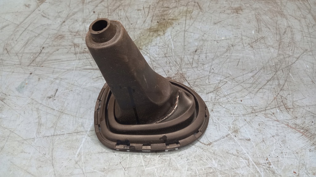 фото №1, Чехол toyota yaris ii 06-11r