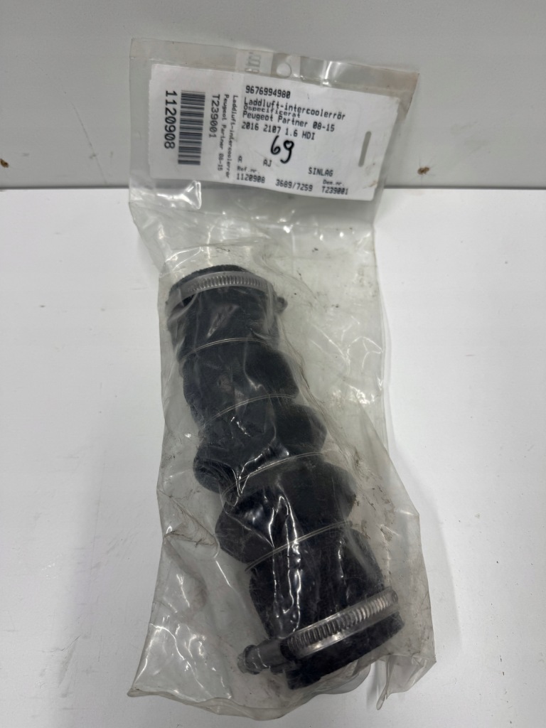 Купити Патрубок інтеркулер berlingo iii partner iii 08 r 9676994980 оригінальний номер