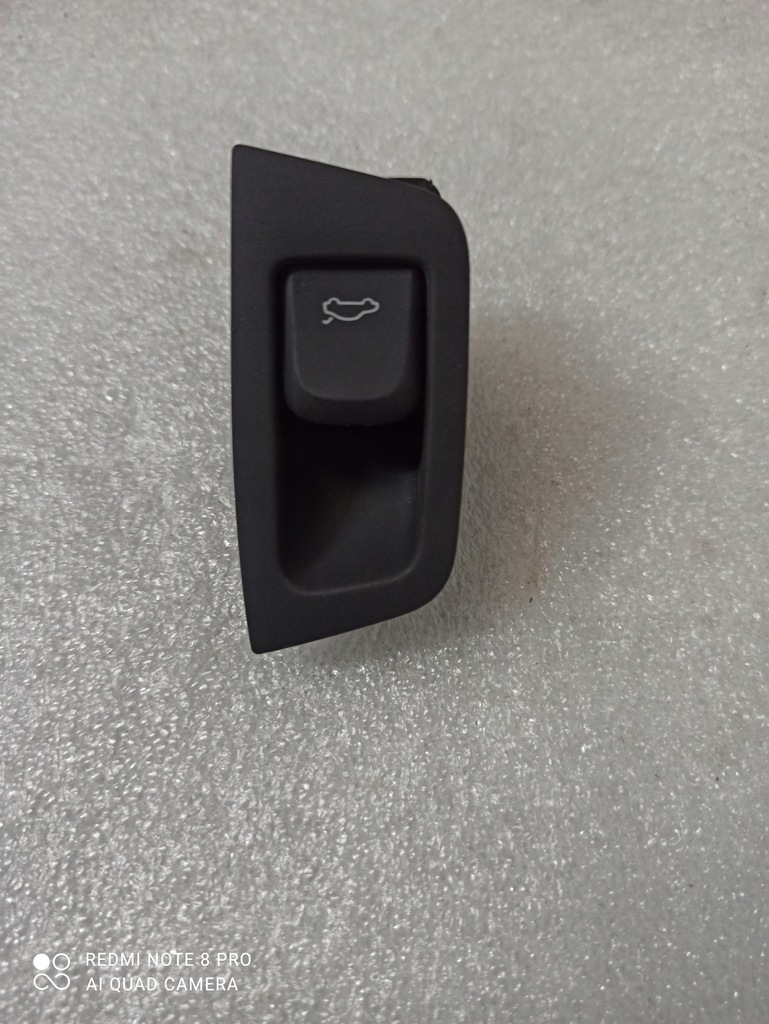 фото №1, Кнопки крышки багажника do audi 4h0959831a