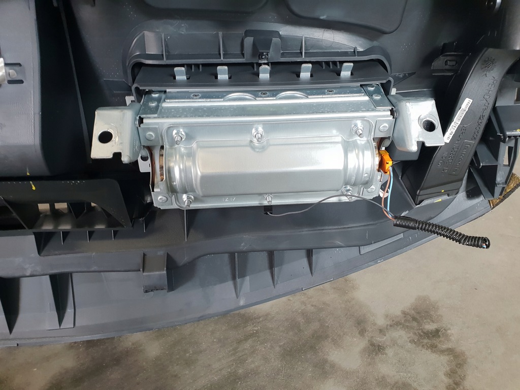 фото №8, Renault clio iii lift air bag подушка ремни приборная панель