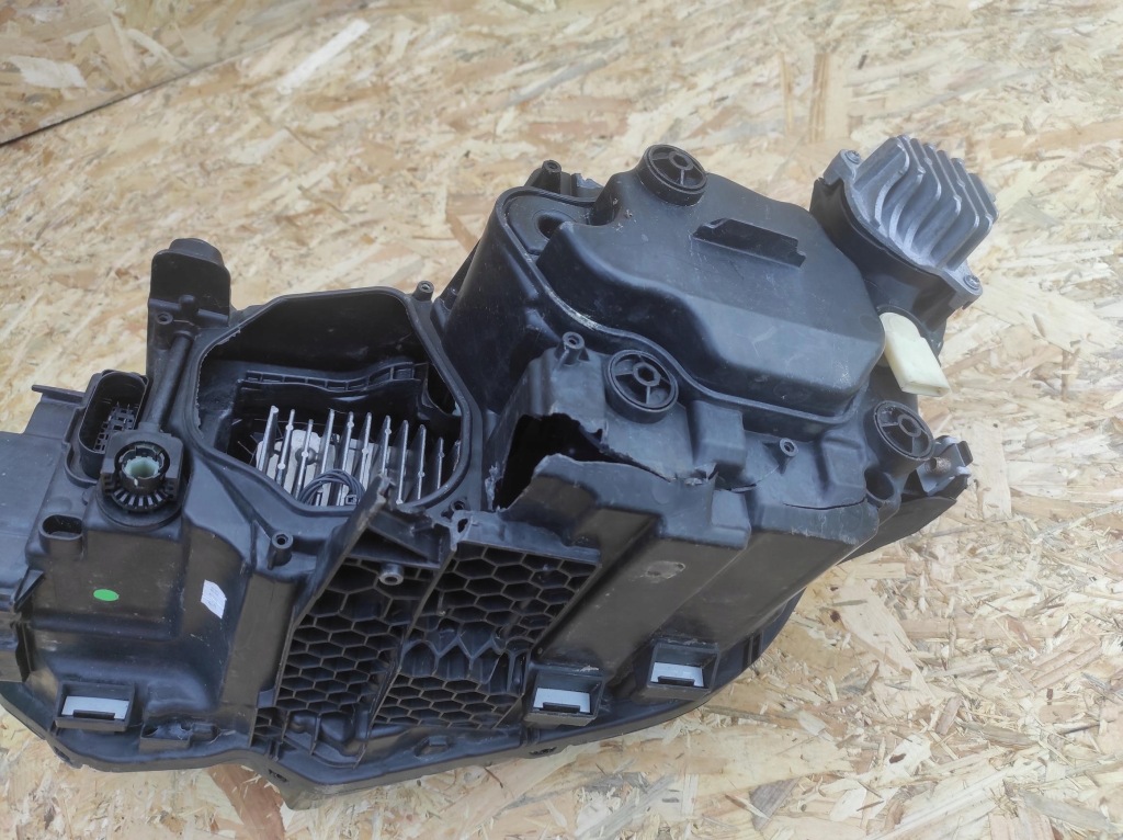 Фара правый  перед vw passat b8 full led Цена