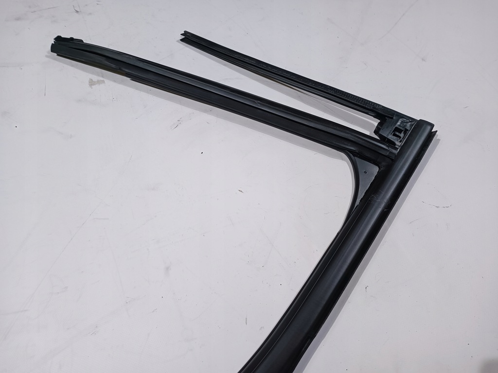фото №8, Молдинг прокладка скло двері правий перед ford explorer vi 2020-