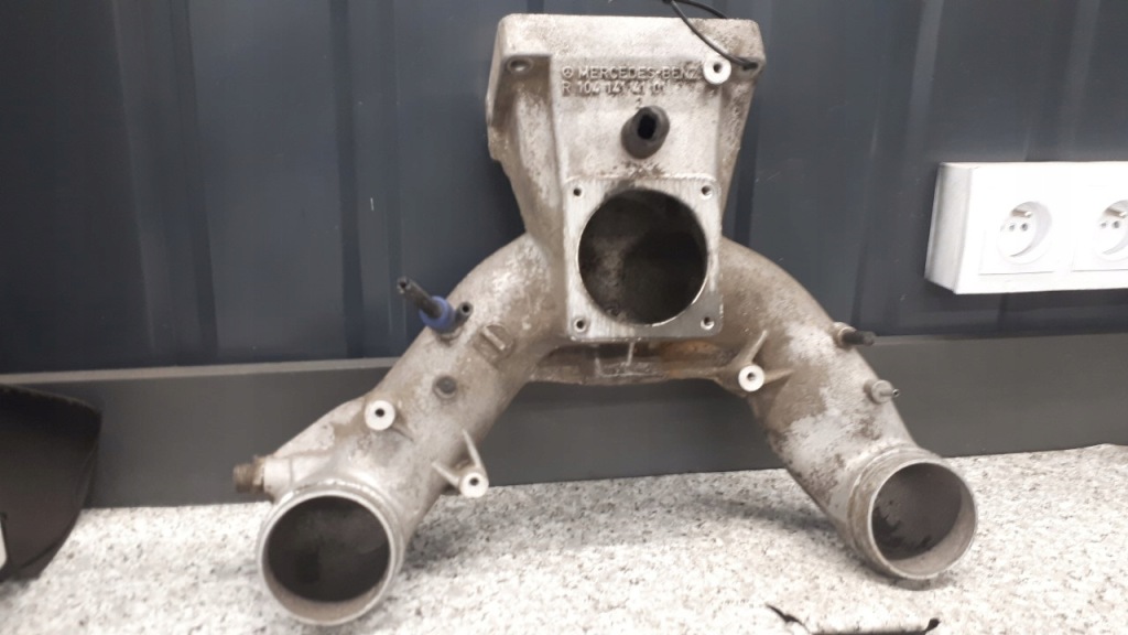 Купить Коллектор впускной  mercedes e w124 r1041414101 1992r.
