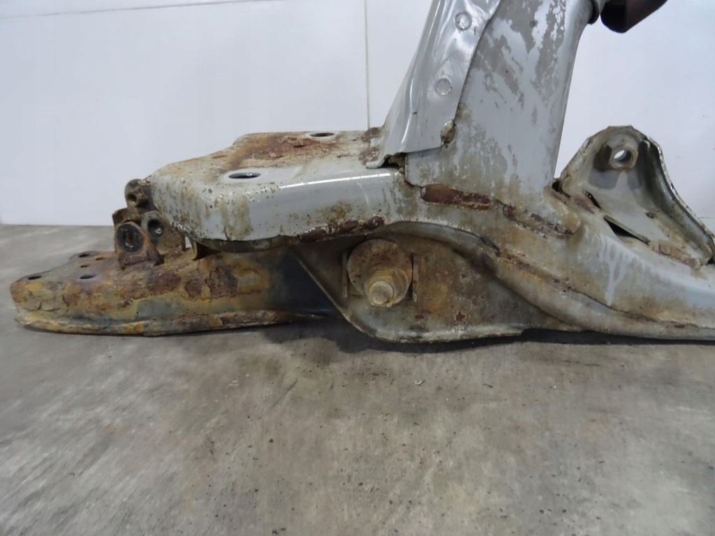 фото №2, Балка перед передняя подрамник подрамник toyota hiace iv