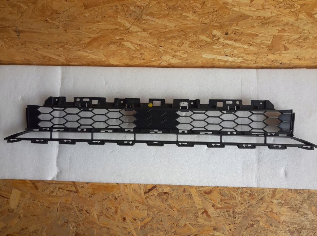 фото №1, Решётка радиатора решётка бампера audi q2 s-line средняя 81a