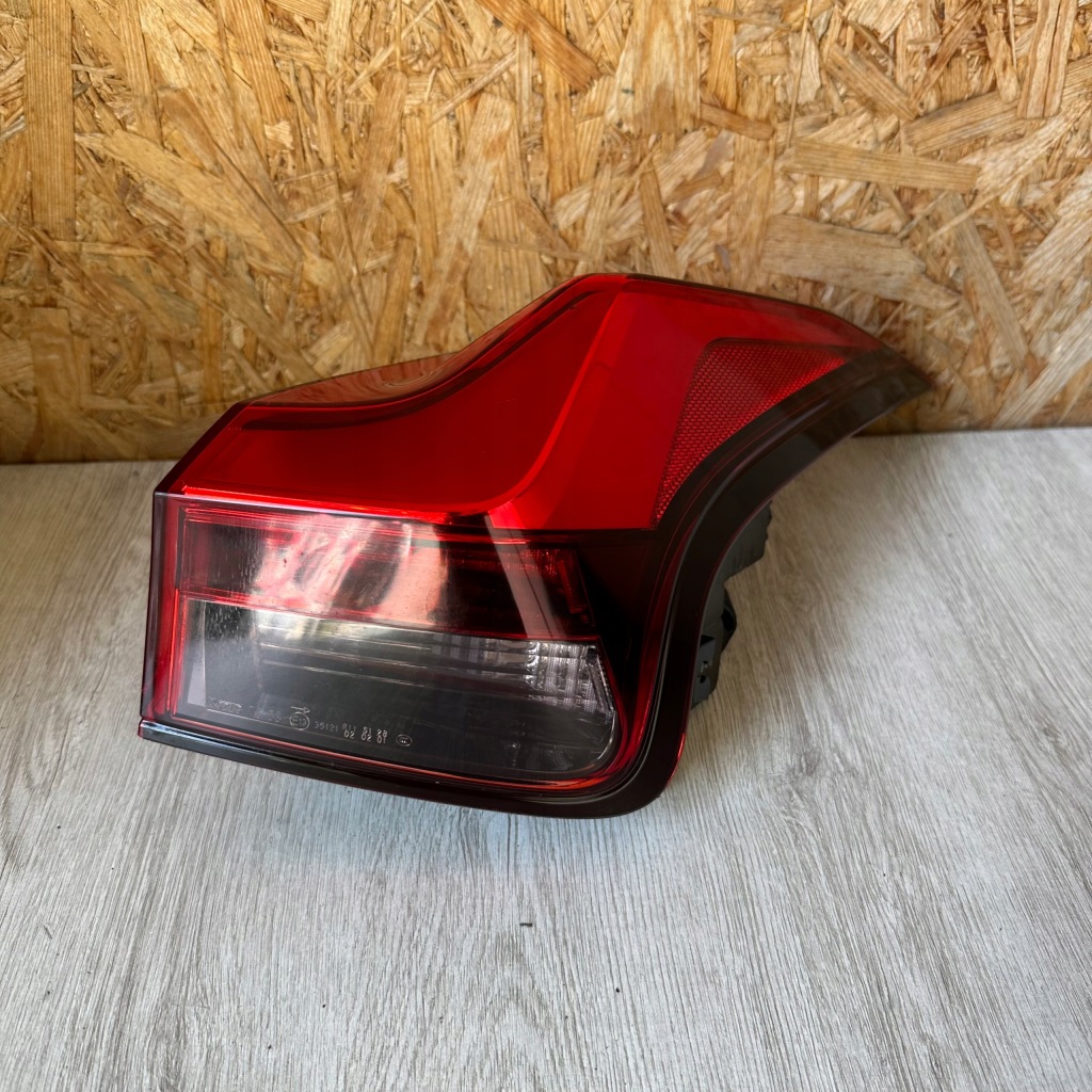 Купити Лампа задня права lexus ux 250h 2020 rok