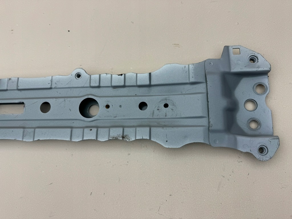 фото №10, Toyota rav4 5 v 19r- балка pod радиатор pas dół