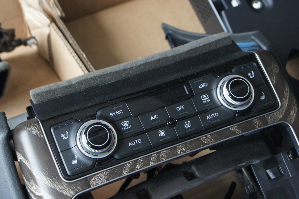 фото №11, Audi a8 салон сиденья вентилируемые массаж мониторы