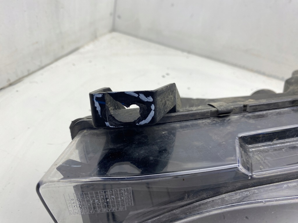 Tesla 3 противотуманная фара led правый 1077396-00-d Доставка