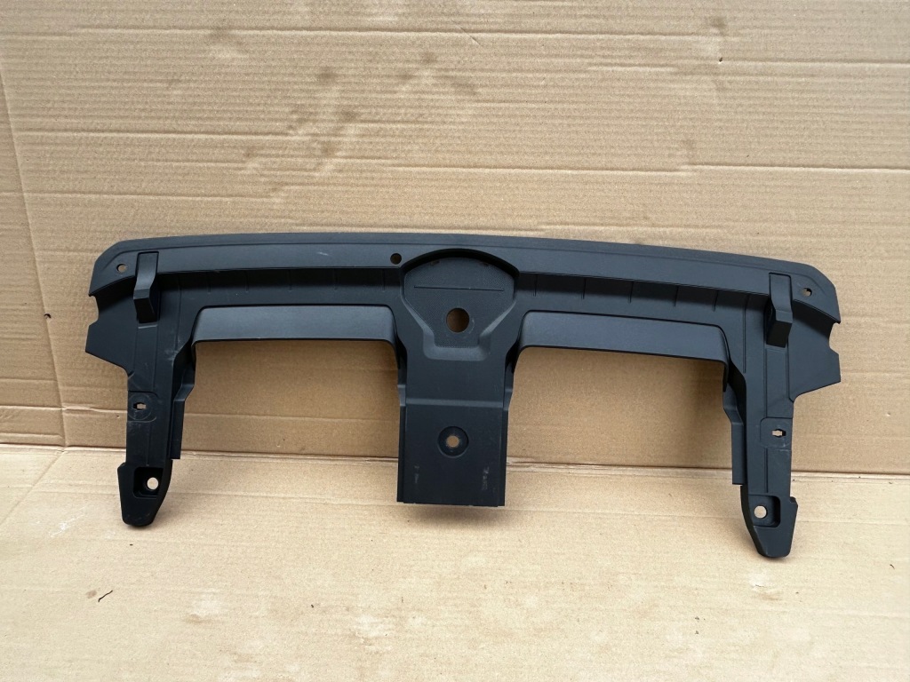 Купити Audi q7 верхній накладка поперечина передній