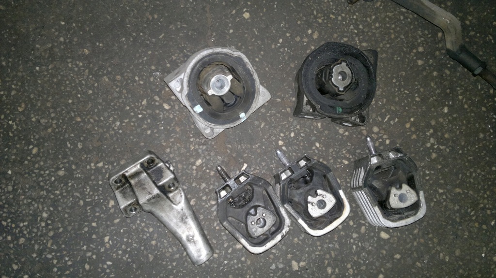 фото №1, Mercedes a klasa w169 cdi кронштейн кронштейн двигателя