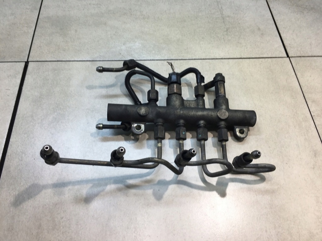 фото №1, Молдинг впрыскная mazda mpv ii 2.0 di rf5c